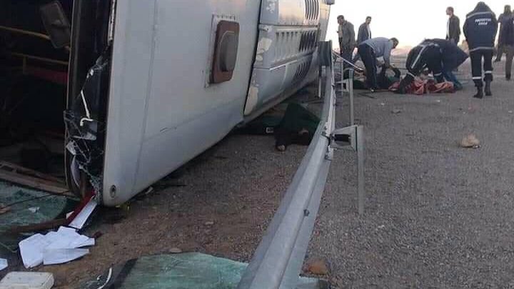 8 قتلى على الأقل و22 جريحا في حادثة سير بالجزائر