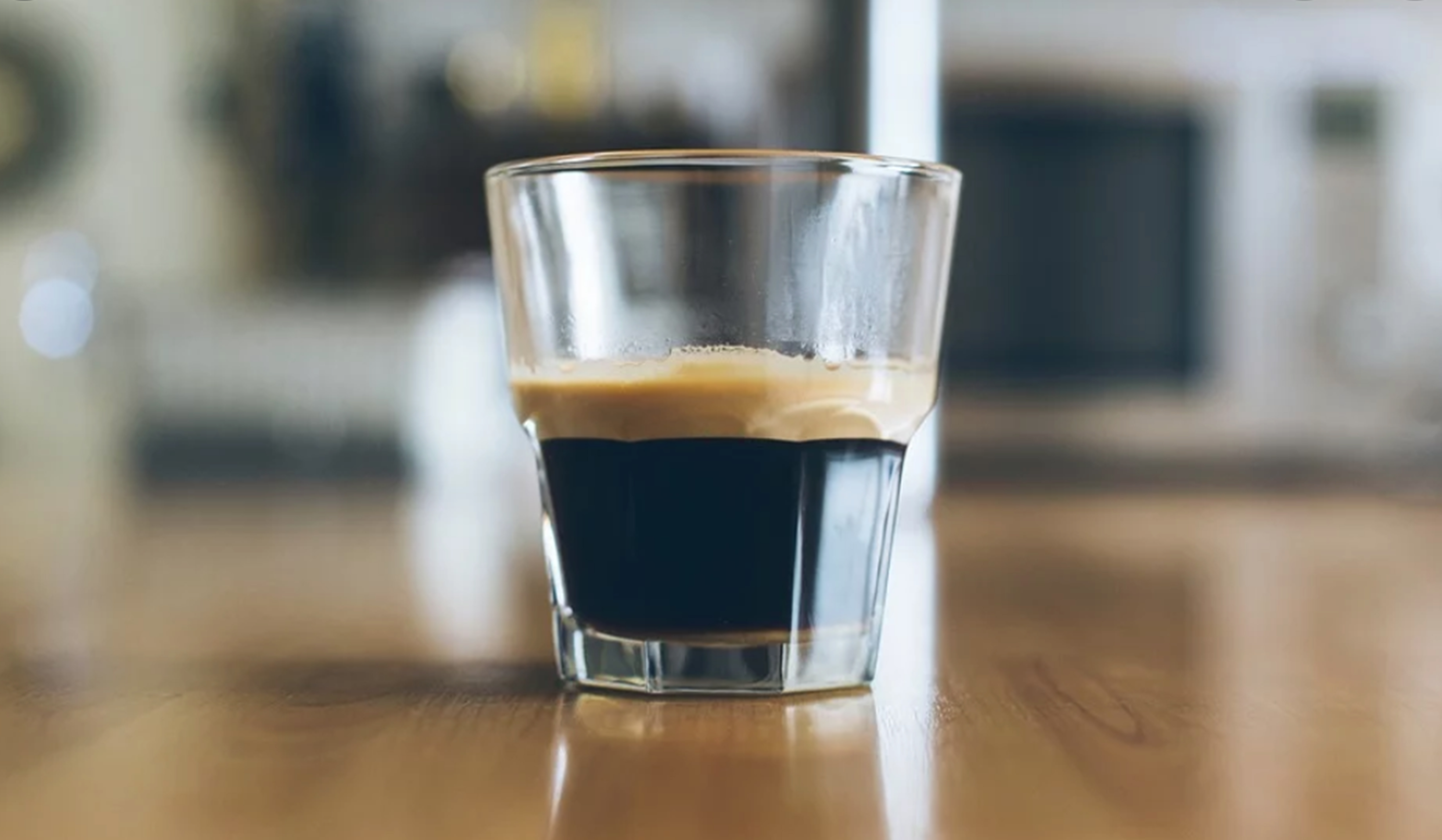 بلدية تونسية: لا تشربوا القهوة في كؤوس الزجاج