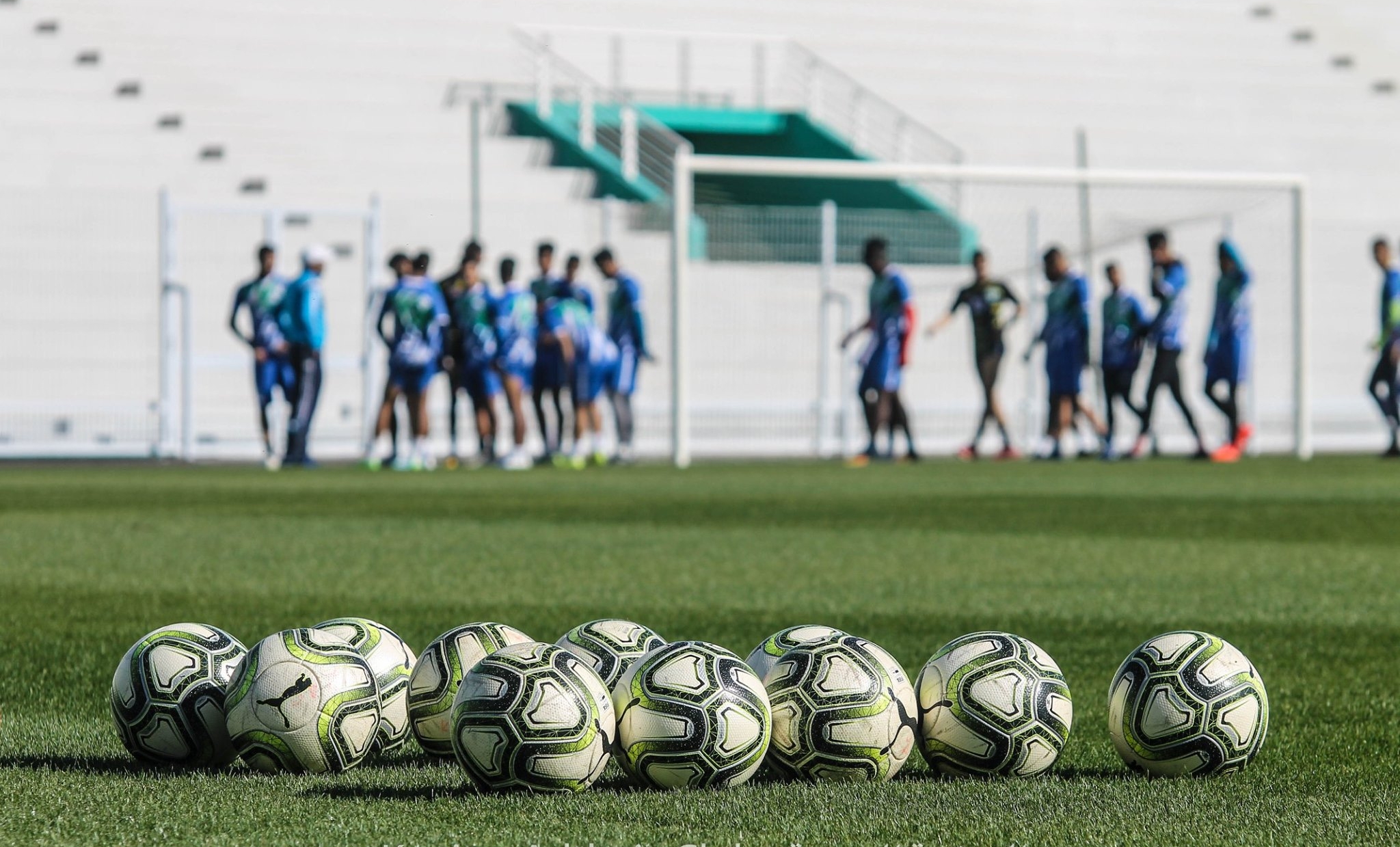  الأندية المغربية في مواجهة "كورونا".. بين تضحيات الصفوة وتضرر الهواة 