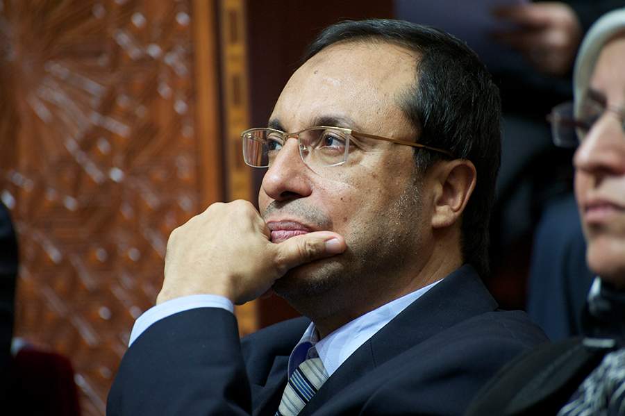 نقل الوزير عبد القادر عمارة إلى المستشفى.. ومصدر: حالته مستقرة