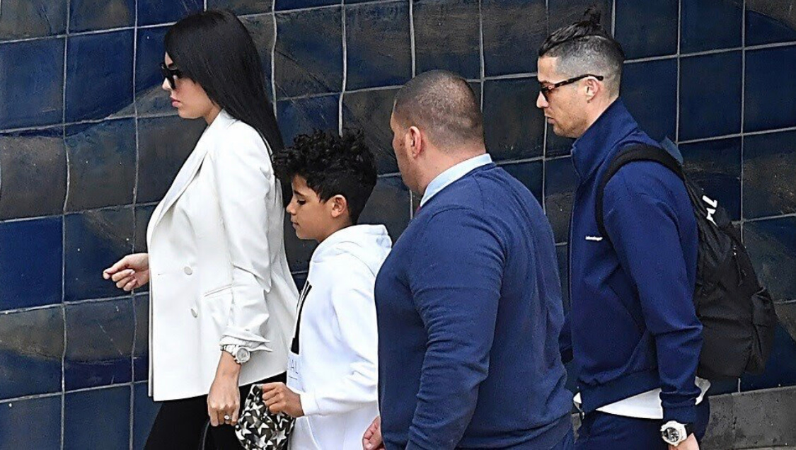 رونالدو "يعزل" نفسه خشية من "كورونا"