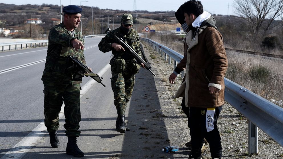  اليونان "تُجند" سكان الحدود مع تركيا للتصدي لمهاجرين ضمنهم مغاربة 