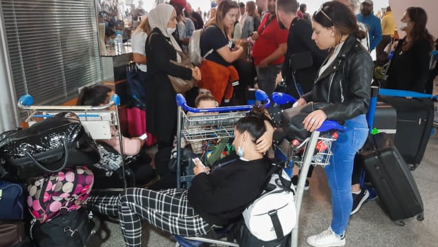 حوالي 3500 بريطاني عالق في المغرب.. والسفير يُطمئن الجميع