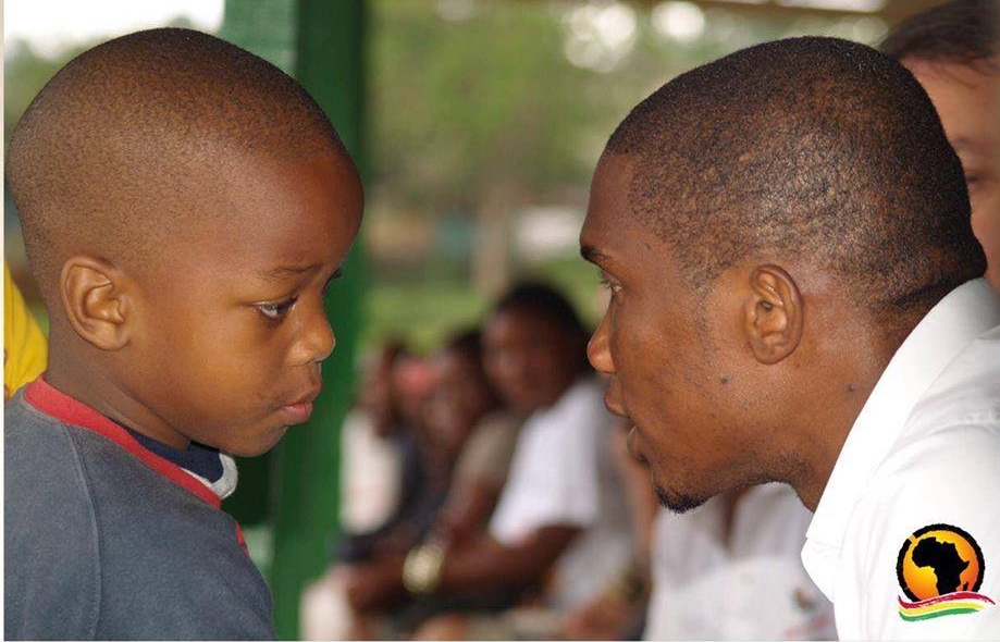 إيطو للطبيب الفرنسي الذي دعا لتجريب لقاح "كورونا" في إفريقيا: أنت "ابن عاهرة"!