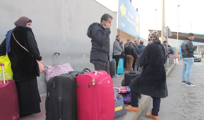  إسبانيا تستعد لإجلاء رعاياها من المغرب.. ومغاربة عالقون يأملون المثل 