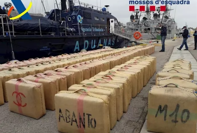 في عز الطوارئ.. إسبانيا تُعلن الإطاحة بشبكة دولية تُهرب الحشيش المغربي