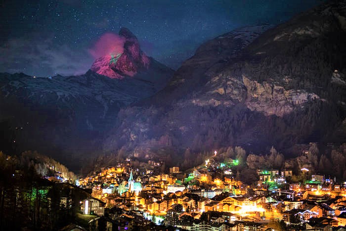  سويسرا تُضيء جبلا شهيرا بالعلم المغربي دعما للمملكة ضد "كورونا" 