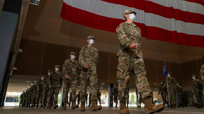 بعد تسجل 2.986 إصابة بكورونا في صفوفه.. البانتاغون يعلق جميع تحركاته