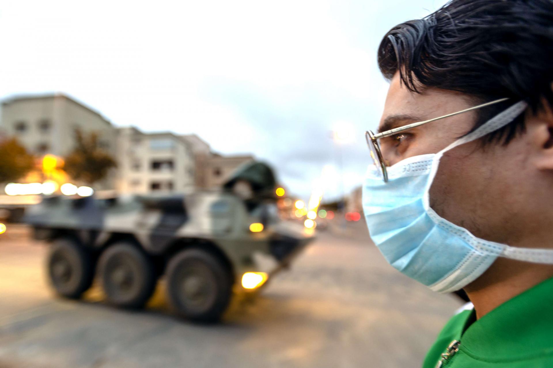  منع بيع الكمامات الواقية بالتقسيط بالمحلات التجارية 