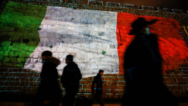  ألم ووحدة وخوف من الموت: مصابون بكورونا من أنحاء العالم يروون اختبارهم 