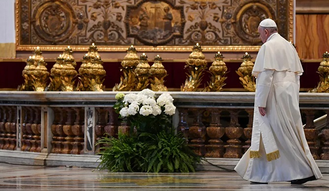 البابا فرنسيس يدعو إلى إنهاء الحروب في العالم