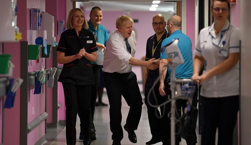 رئيس الوزراء البريطاني في المستشفى لإجراء فحوص