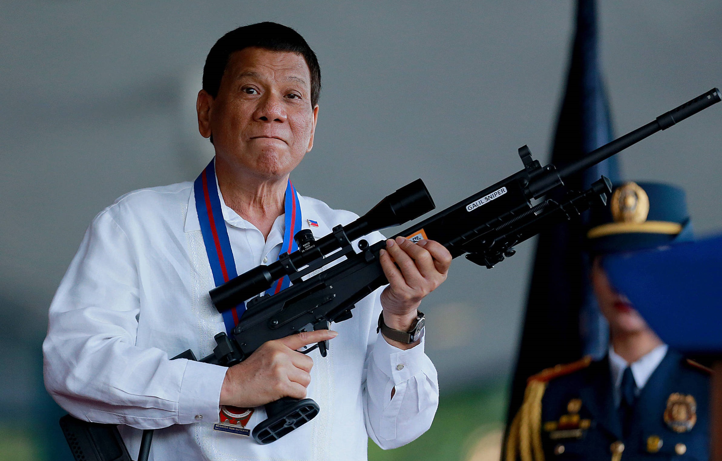  رئيس الفلبين يطالب الشرطة بقتل المخالفين لإجراءات "كورونا" 