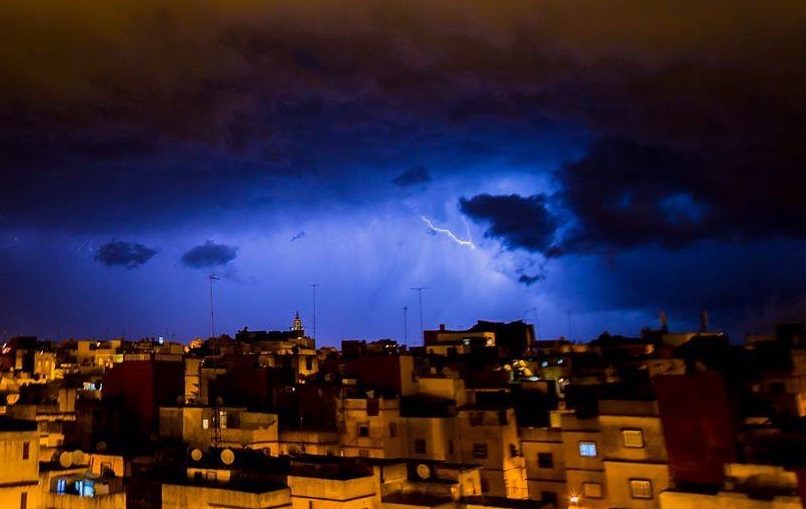 زخات رعدية قوية يومي الجمعة والسبت بعدد من أقاليم المملكة (نشرة خاصة)