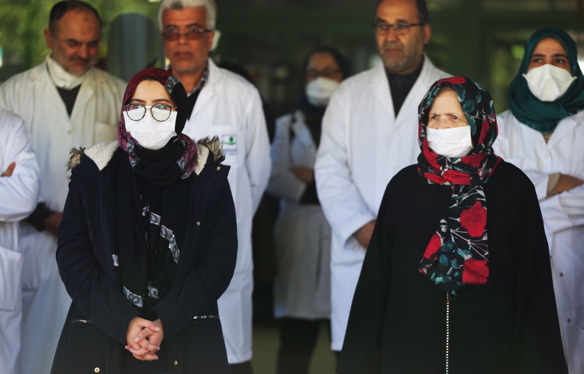  طنجة.. تعافي حالتي إصابة بفيروس "كوفيد 19" لسيدتين عمرهما 84 و29 سنة 