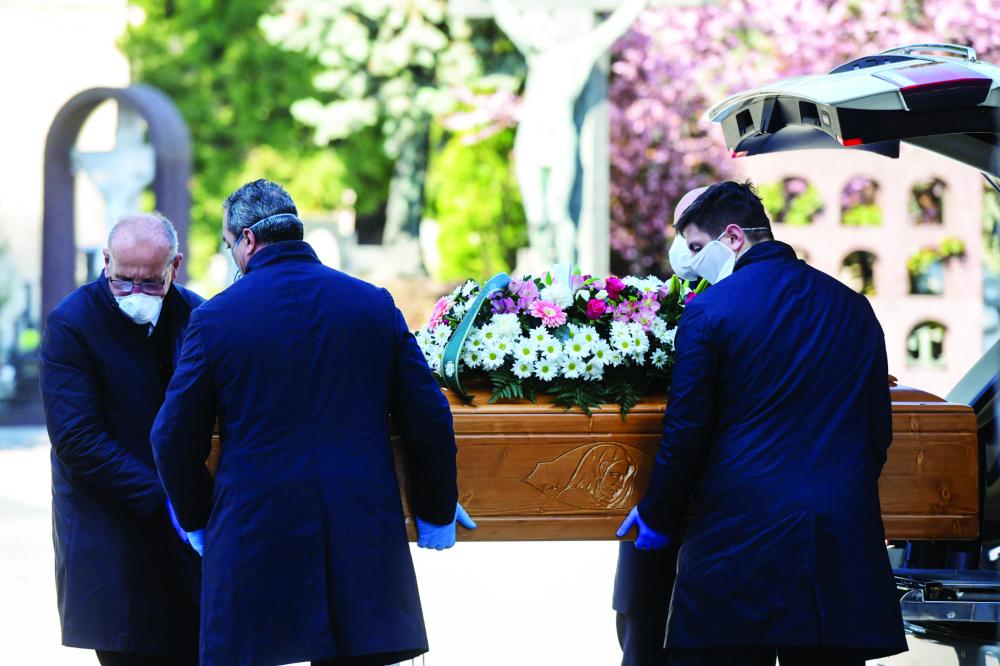 فرنسا تُحصي وفاة 6507 شخص بفيروس كورونا