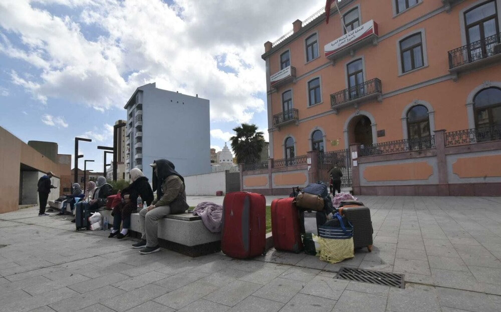  أعيدونا إلى بيوتنا.. صرخة شاب لإعادة أمه المصابة بالسرطان إلى المغرب 