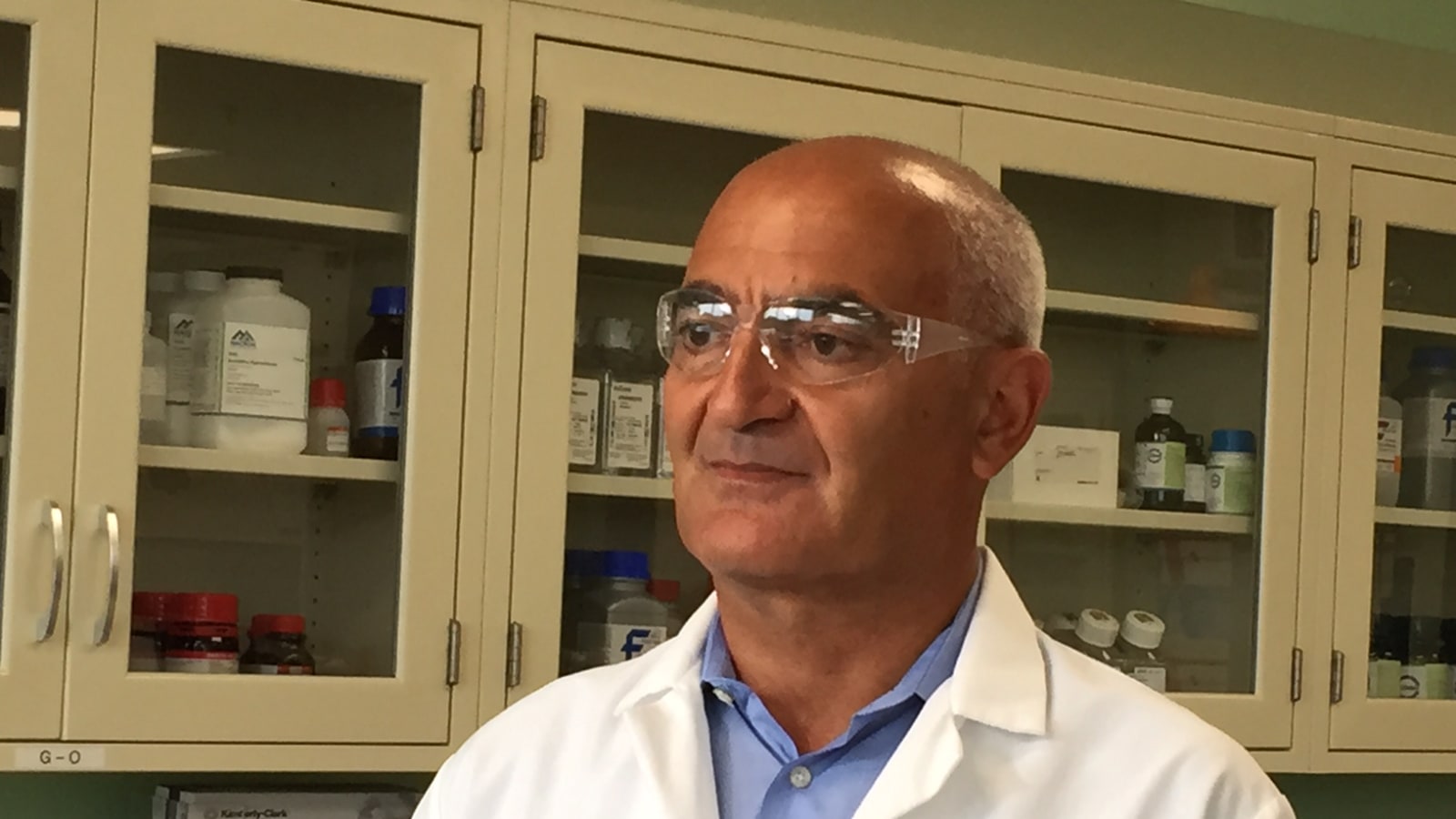  الوصول لـ300 مليون لقاح في 6 أشهر.. لهذا اختار ترامب السلاوي 