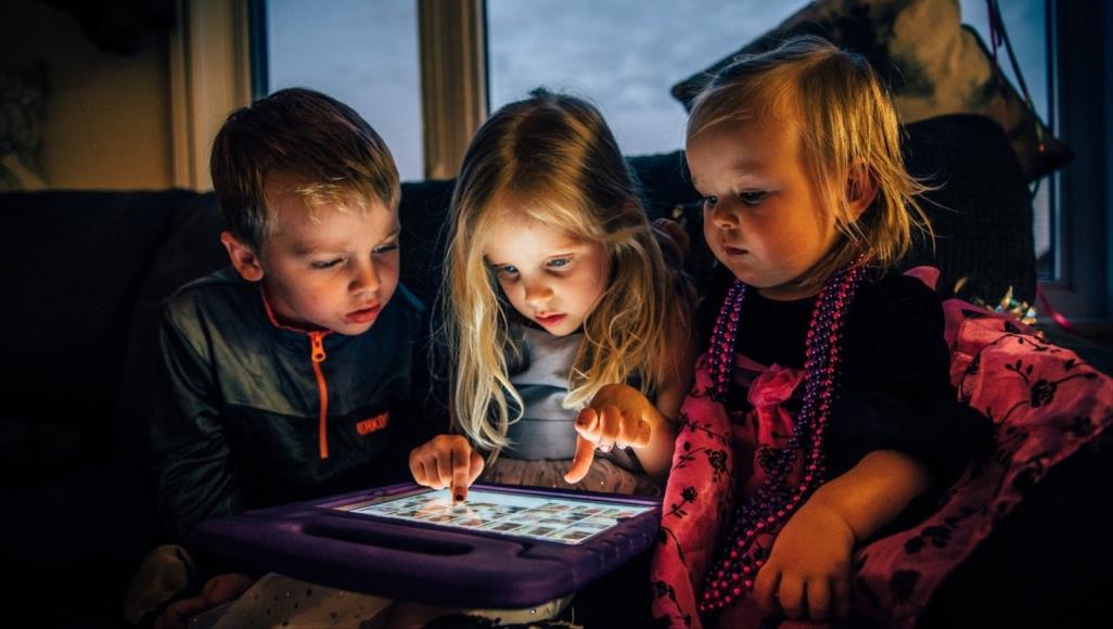  الاتحاد الدولي للاتصالات: جائحة كورونا تعرض الأطفال لمخاطر على الإنترنت 