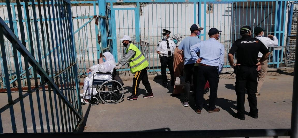 بعد تعديل اللائحة.. انطلاق عملية إجلاء الرعايا المغاربة العالقين في سبتة