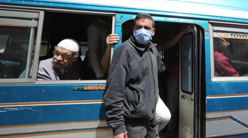 بعد أن تخطت 500 إصابة يوميا.. مصر تشدد قيود كورونا خلال أسبوع العيد