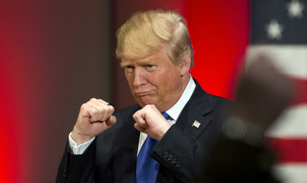 ترامب يهدد باستخدام القوة العسكرية ضد المتظاهرين احتجاجا على مقتل جورج فلويد