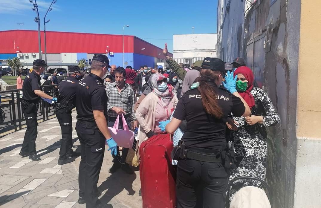 هل لا بد من كارثة ليتحركوا؟.. المغرب يشرع في إعادة العالقين بمليلية بعد وفاة سيدة