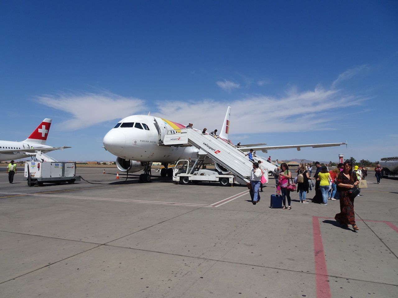  إسبانيا تُلزم المغاربة الراغبين في العودة بدفع 200 أورو.. والأولوية لمواطنيها 