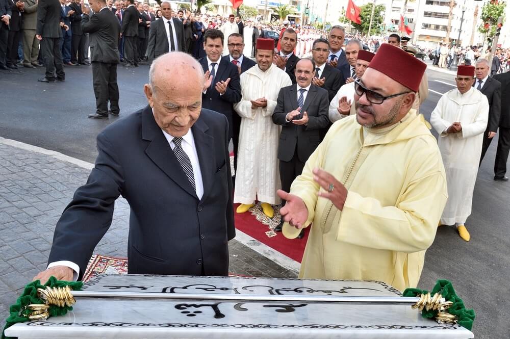  لا دواعش ولا متشددون.. مختلة عقليا وراء تدنيس نصب اليوسفي والشرطة توقفها 