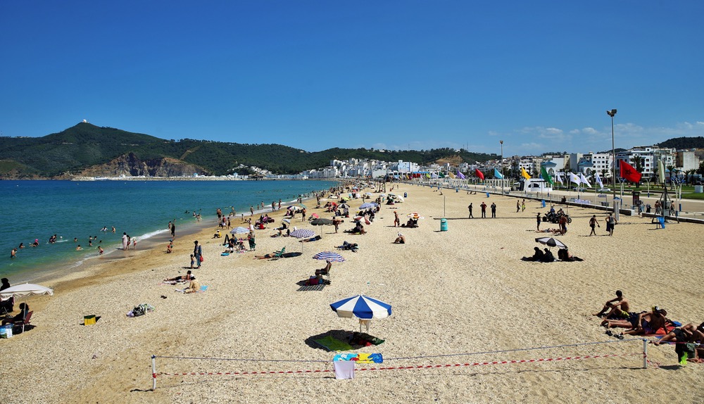  بعد اتخاذ مجموعة من التدابير.. السلطات تفتح الفضاءات الشاطئة بعمالة المضيق-الفنيدق 