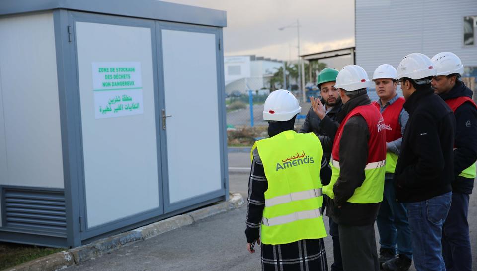 بعضهم يتقاضى أقل من "السميك".. "أمانديس" تحرم مستخدميها من المنح بحجة "الأزمة"