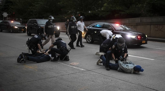  الولايات المتحدة.. أزيد من 10 آلاف معتقل على خلفية الاحتجاجات ضد العنصرية 