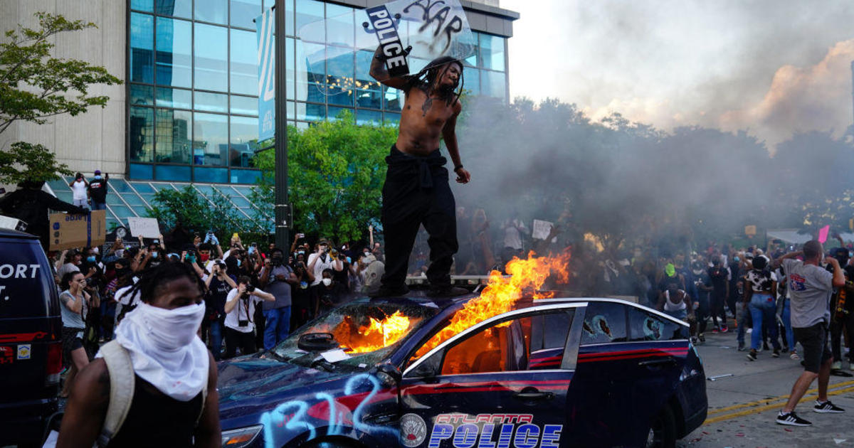  الاحتجاجات تشتد في أمريكا.. وأعمال التخريب والحرق تمتد للعديد من الولايات 