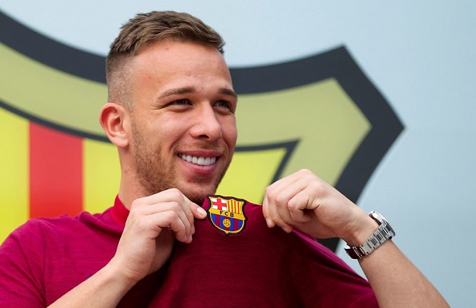 برشلونة يعلن انتقال أرتور إلى يوفنتوس مقابل 72 مليون أورو