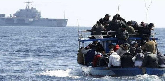  الداخلة.. البحرية الملكية تقدم المساعدة لـ42 مرشحا للهجرة غير الشرعية  