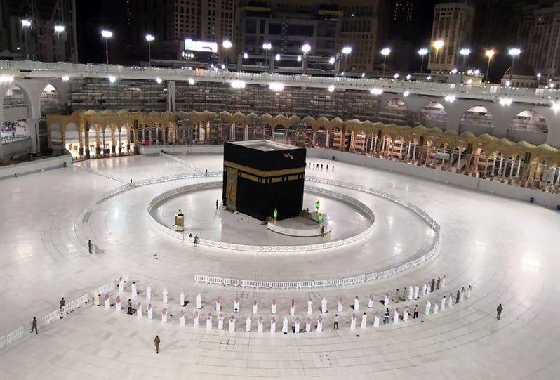  السعودية تبحث فرض قيود على عدد الحجاج وسط مخاوف من تفشي كورونا 