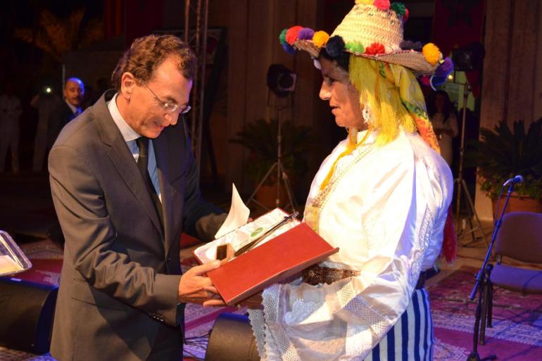  شامة الزاز .. سيدة "أعيوع" طريحة تعب القلب .. والرحلة 