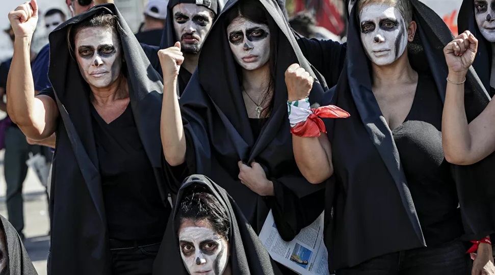 الرئيس اللبناني يحذر من اندلاع حرب أهلية