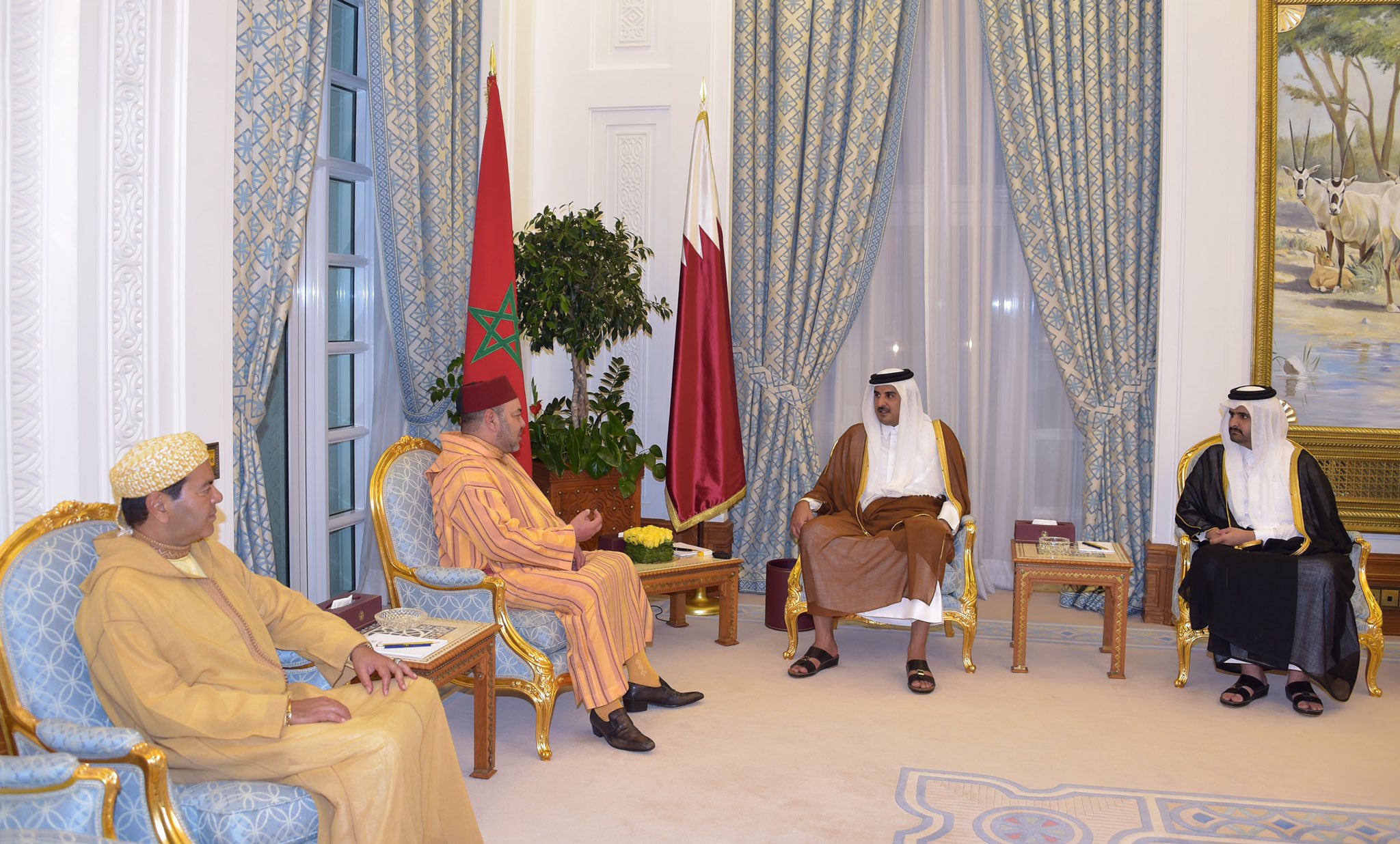  الملك محمد السادس لأمير قطر: علاقات التعاون بيننا متينة.. وحريصون على تعزيزها 