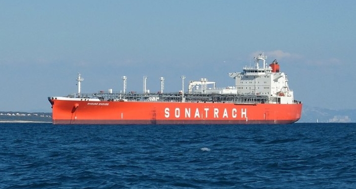 بسبب فيول جزائري مَغشوش.. وضع باخرتين لشركة "سوناطراك" تحت الحجز بلبنان