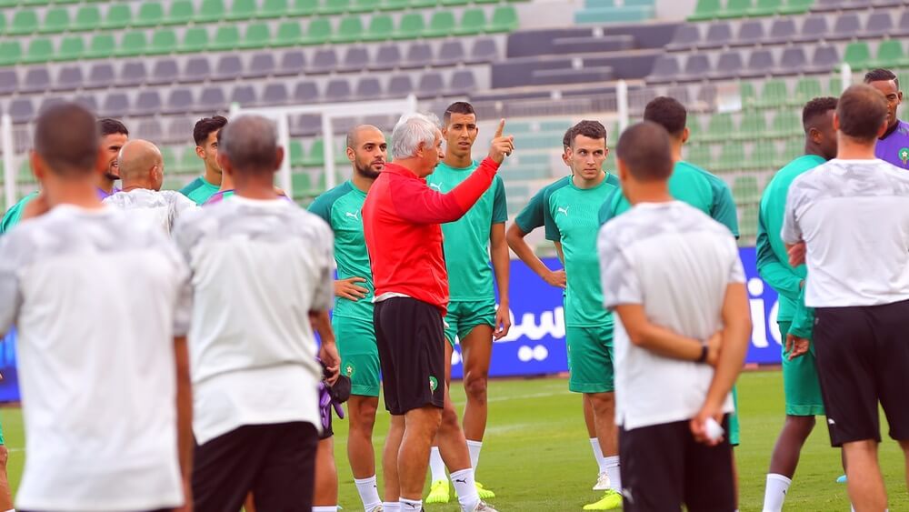 بين أوسيان وخليلهودزيتش.. ثمان جنسيات مختلفة تقود كرة القدم المغربية