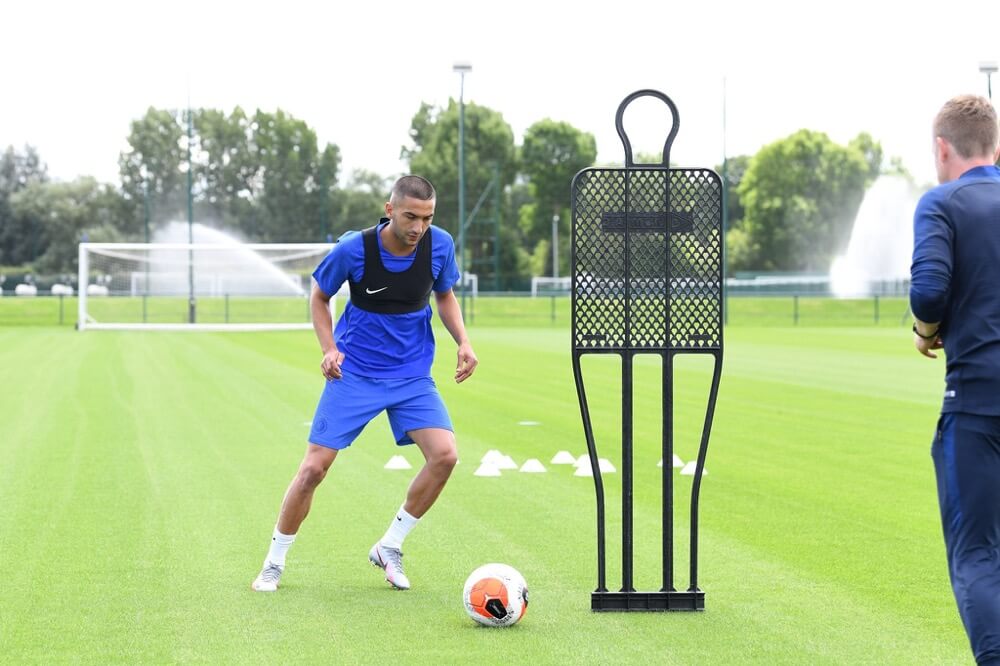  زياش يظهر في أول حصة تدريبية لتشيلسي الإنجليزي.. والفريق يرحب به بـ"الدارجة المغربية" 