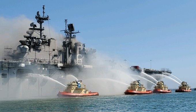 إصابة 11 بحاراً بعد انفجار على متن سفينة حربية أميركية