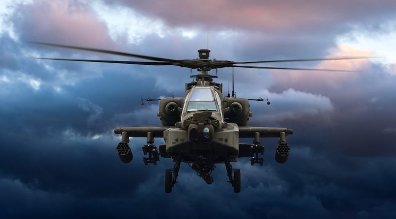  تصطاد الدبابات وتنفذ عمليات استخباراتية.. الإسبان قلقون من مروحيات "أباتشي" المغربية 