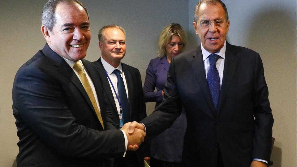 تجاهلَ اتفاق الصخيرات واكتفى بـ"دول الجوار".. بوقادوم يُبعد المغرب عن ملف ليبيا في لقائه بلافروف