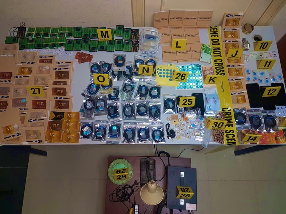  شرطة بركان توقف مروجين لأجهزة الغش في الامتحانات 