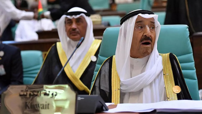 ولي العهد الكويتي يتولى مهام أمير البلاد