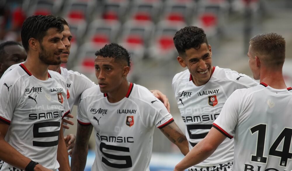 أكرد: أتطلع لقفزة في مشواري الكروي بخوض تجربة دوري الأبطال مع رين الفرنسي