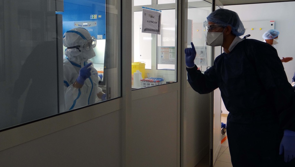  إصابات قياسية ووفيات بالعشرات.. المنظومة الصحية بالمغرب تنهار بسبب كورونا ووزارة الصحة تختار الصمت 