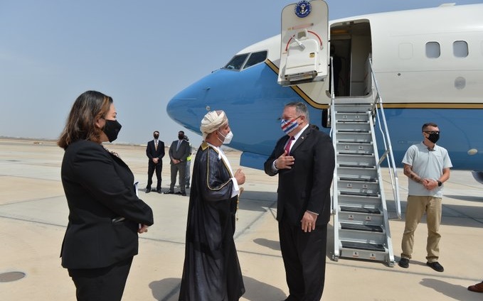  بومبيو يصل سلطنة عمان 